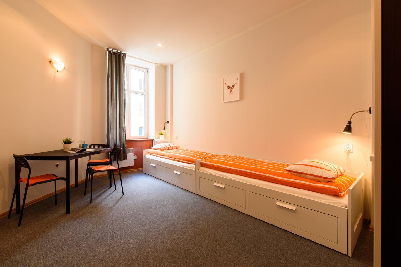 Constitution Square Rooms Warszawa Eksteriør billede